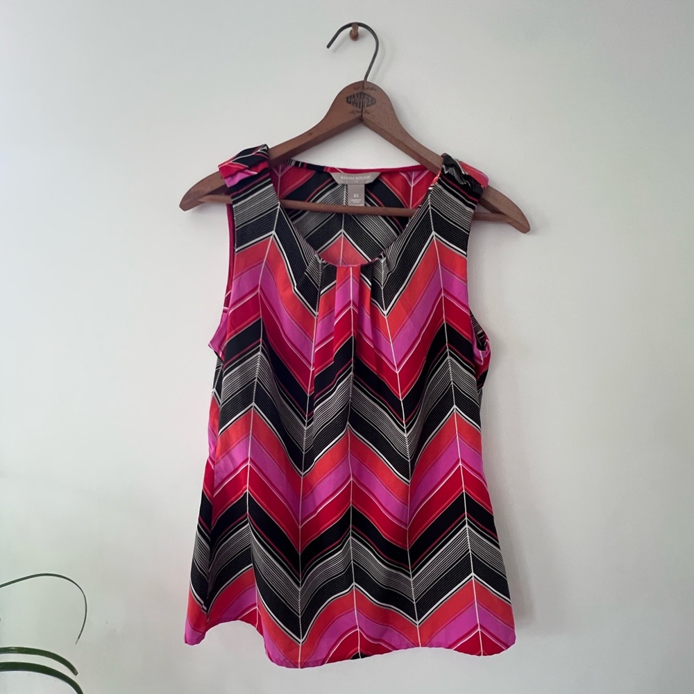 BANANA REPUBLIC Red Chevron All Day Wear Tank Top